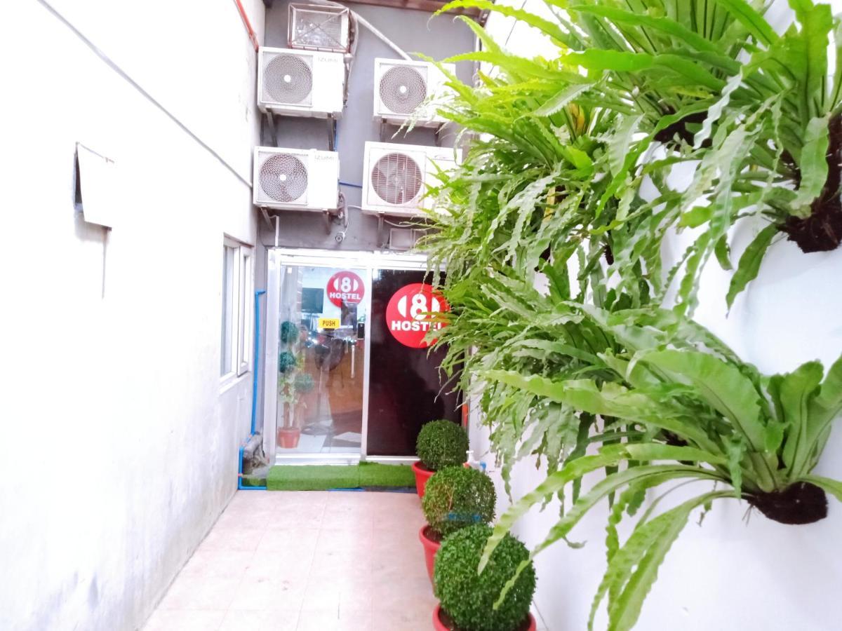 8Hostel Μανίλα Εξωτερικό φωτογραφία