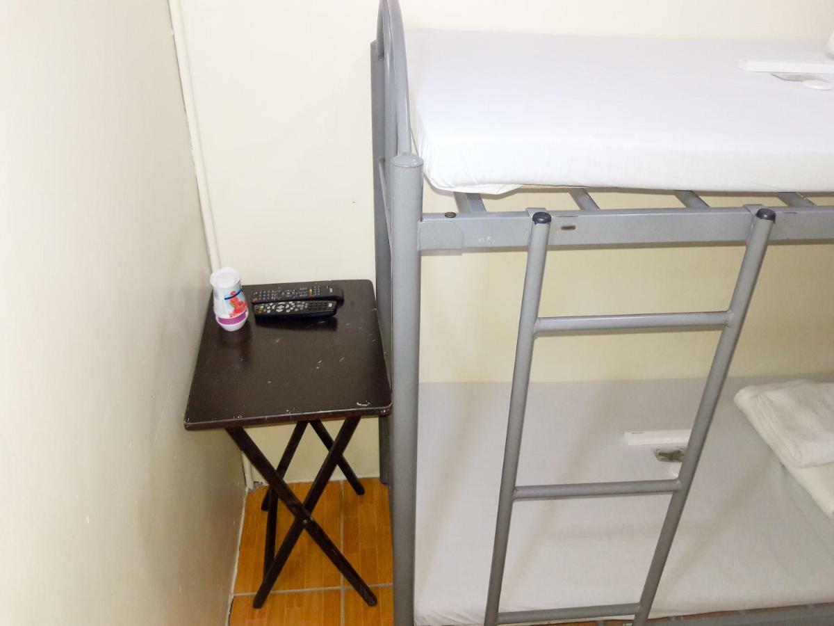 8Hostel Μανίλα Εξωτερικό φωτογραφία