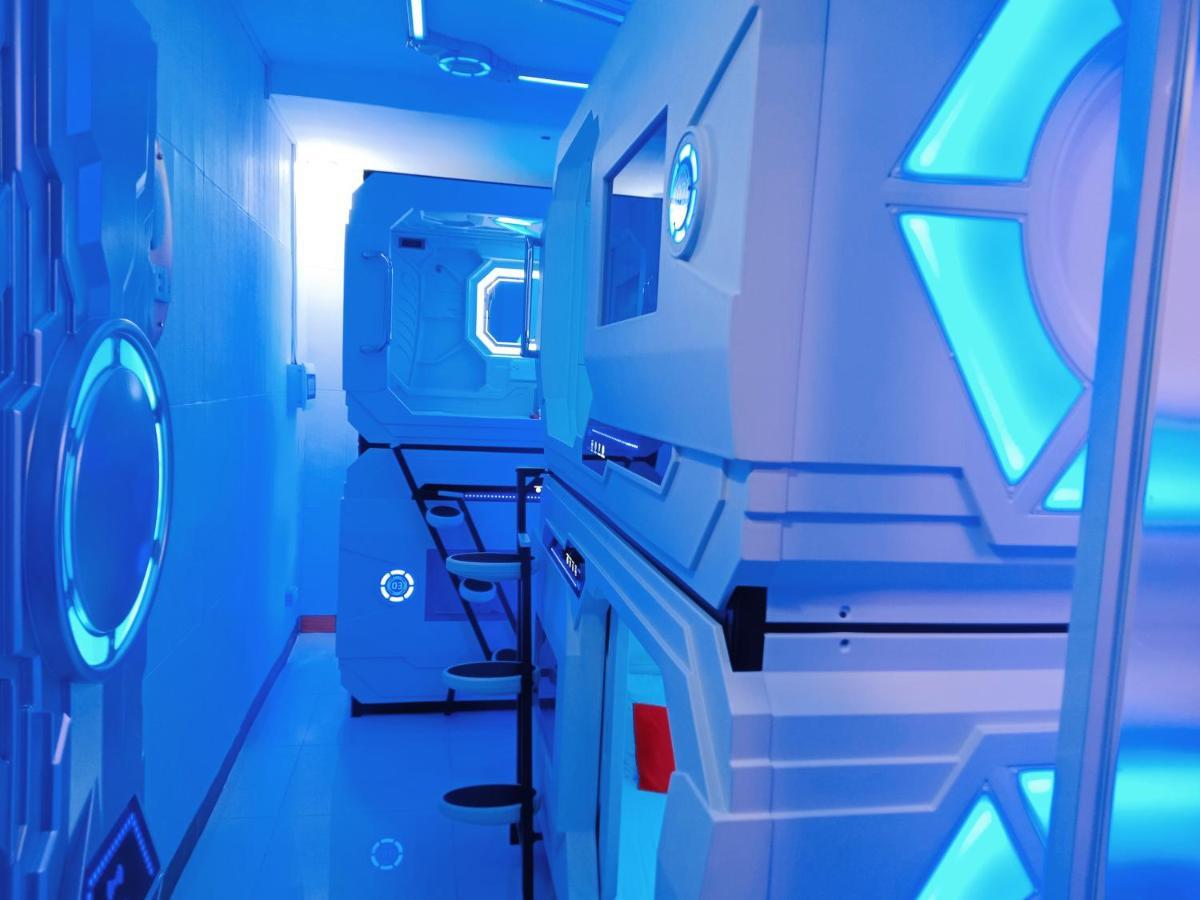 8Hostel Μανίλα Εξωτερικό φωτογραφία